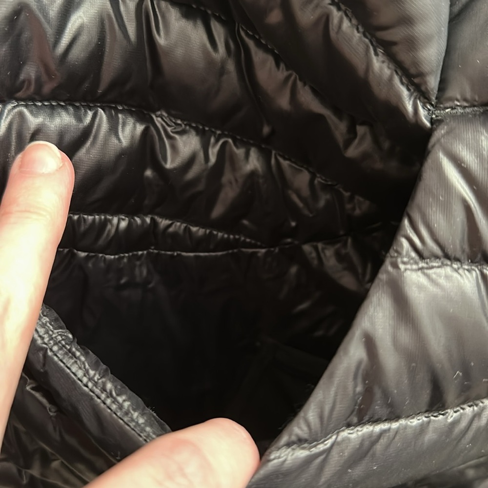 Lululemon Pack It Down Vest in black shine - Picture 13 of 16